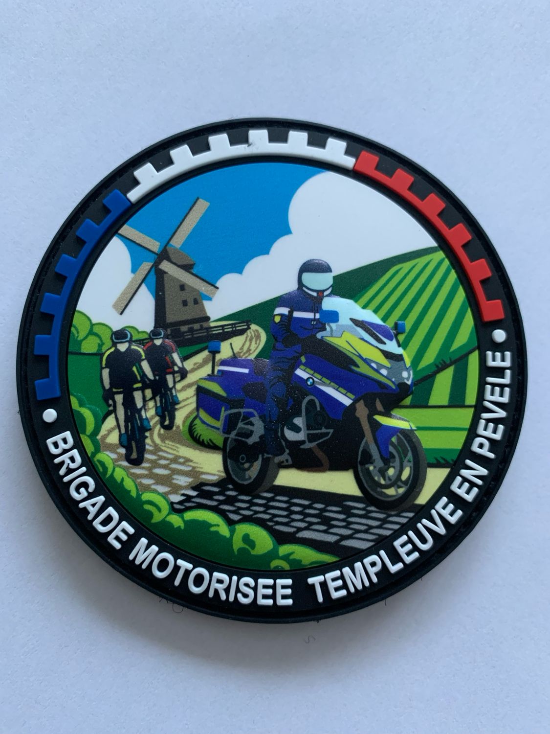 Rondache pvc en relief.  brigade motorisée de Templeuve en pevele