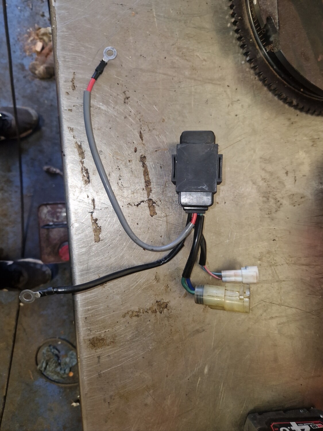 Suzuki df power trim relays