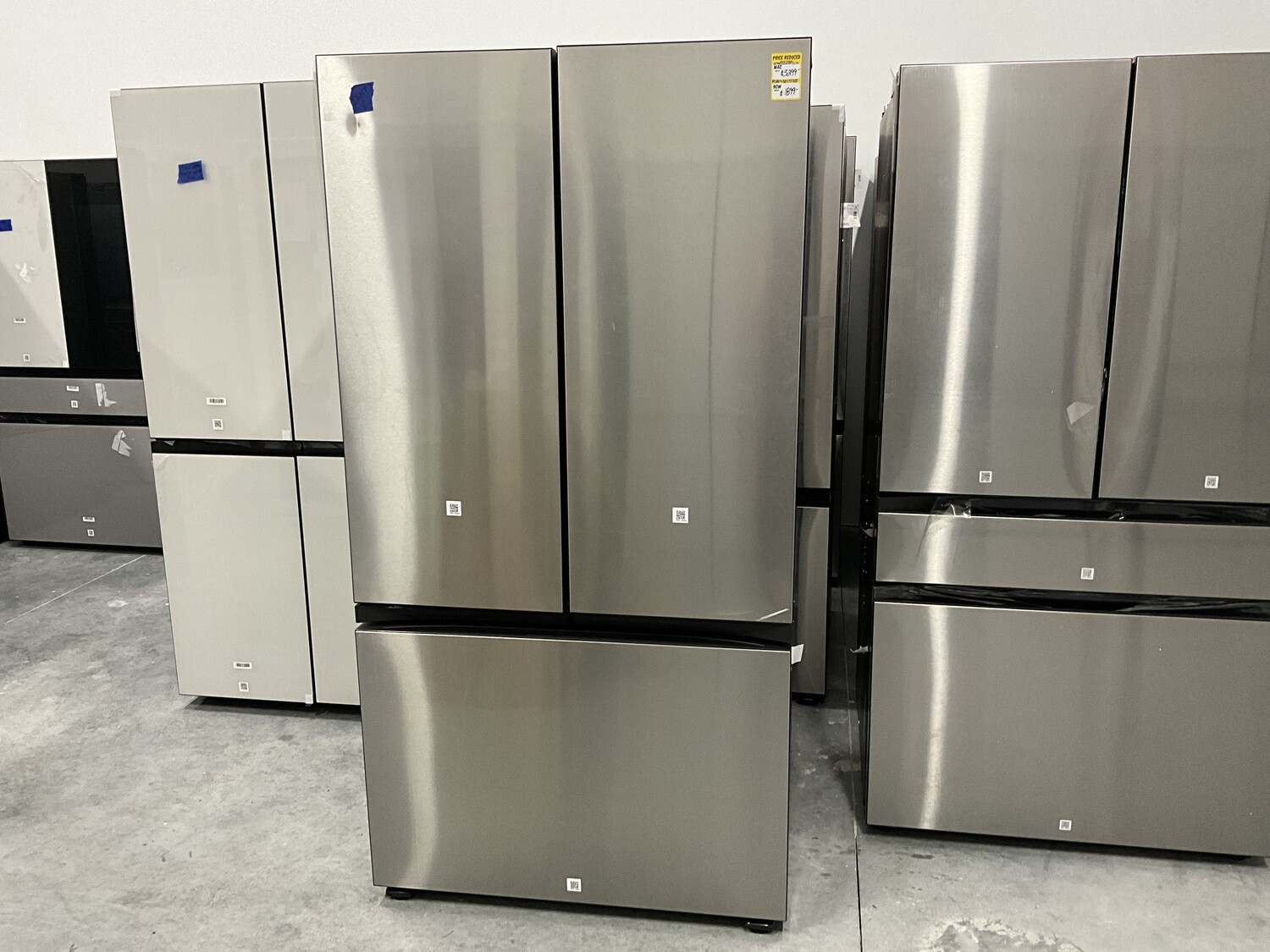 Samsung RF30BB6600QLAA- Bespoke 30.1 cu ft 3-Door French Door Refrigerator with Dual Ice and Beverage Center - Stainless steel S&amp;D