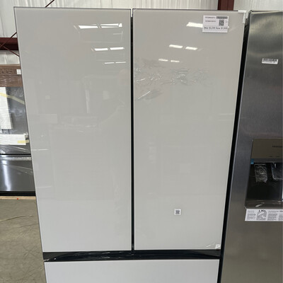 Samsung Bespoke Refrigerator 30.1-cu ft French Door with Dual Ice Maker and Door within Door White Glass- All Panels RF30BB660012 MSRP $3299
