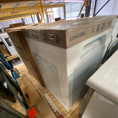 Samsung 7.2-cu ft Reversible Side Swing Door Gas Dryer (White) Model DV40J3000GW MSRP $949