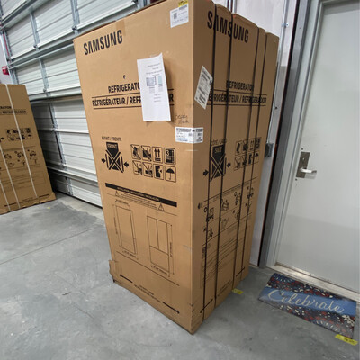 Samsung 28.8-cu ft 4-Door Smart French Door Refrigerator with Dual Ice Maker and Door within Door RF29BB8600AP MSRP $3299
