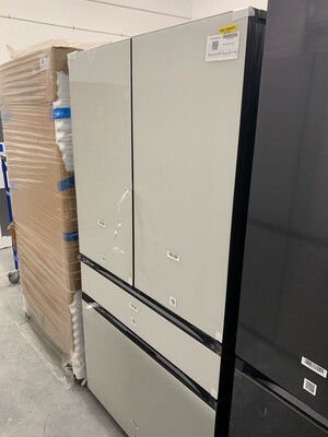 Samsung - Bespoke 22.8 cu. ft Counter Depth 4-Door French Door Refrigerator with Beverage Center and Dual Ice - White Glass Model RF23BB860012OB S&D