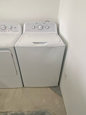 Washer Hotpoint 3.8 cu ft with Stainless Steel Basket HTW240ASKWS MSRP $579