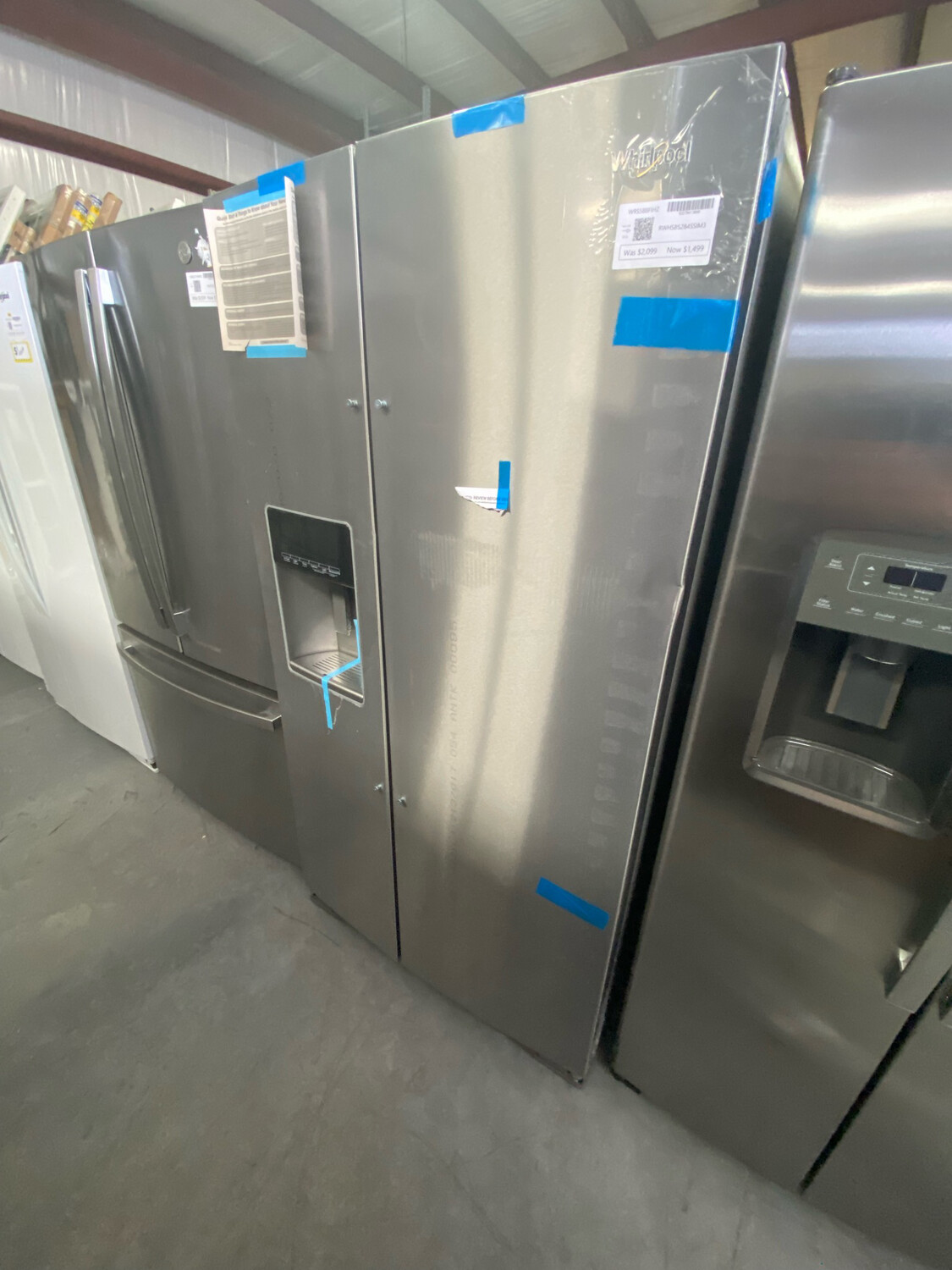 Whirlpool 28.4-cu ft Side-by-Side Refrigerator with Ice Maker (Fingerprint-Resistant Stainless Steel) Model WRS588FIHZ MSRP $2099