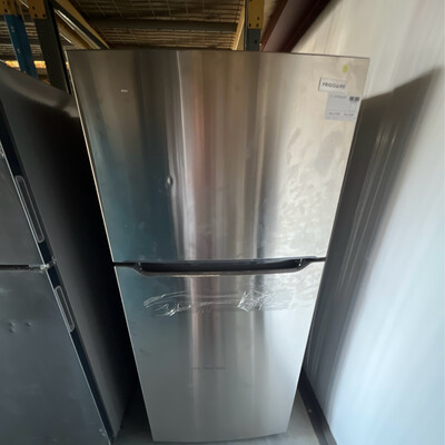 Frigidaire  FFTR1835VS 18.3 Cu. Ft. Top Freezer Refrigerator S&amp;D