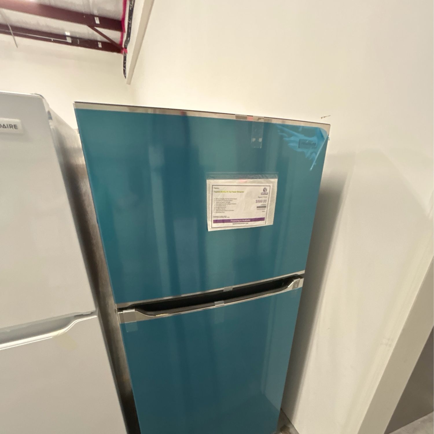 Frigidaire FFTR2045VS 20.0 Cu. Ft. Top Freezer Refrigerator