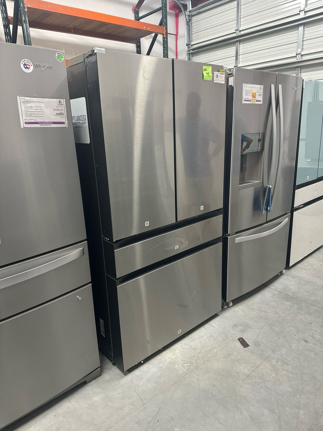 Bespoke Samsung RF29BB8200QLAA 29 cu ft Refrigerator. Customizable Door, Modern Design Flat Panel S&amp;D