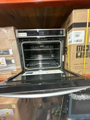 Whirlpool WOS51EC0HSOB Smart 30-in Self-cleaning Smart Single Electric Wall Oven (Stainless) S&amp;D