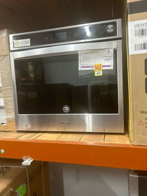 Whirlpool WOS51EC0HSOB Smart 30-in Self-cleaning Smart Single Electric Wall Oven (Stainless) S&amp;D