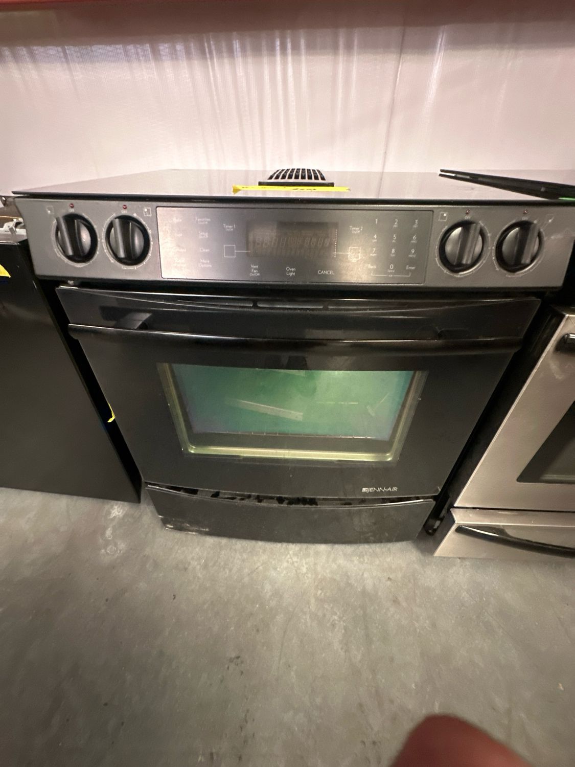 JENN-AIR JES9800CAB01 Slide-In 30’ Electric Downdraft Range