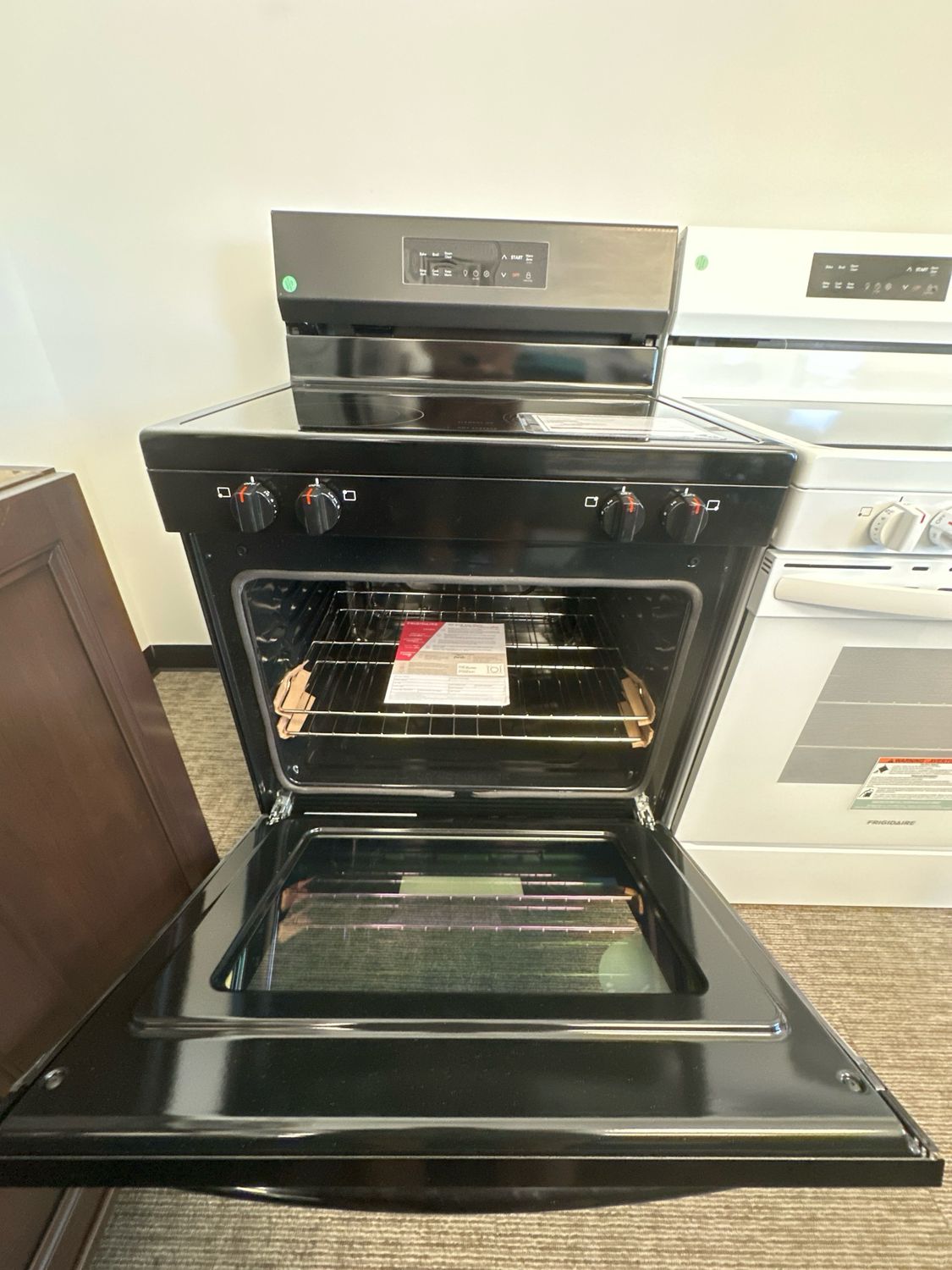 Frigidaire 30" Electric Range with the EvenTemp® FCRE3062AB