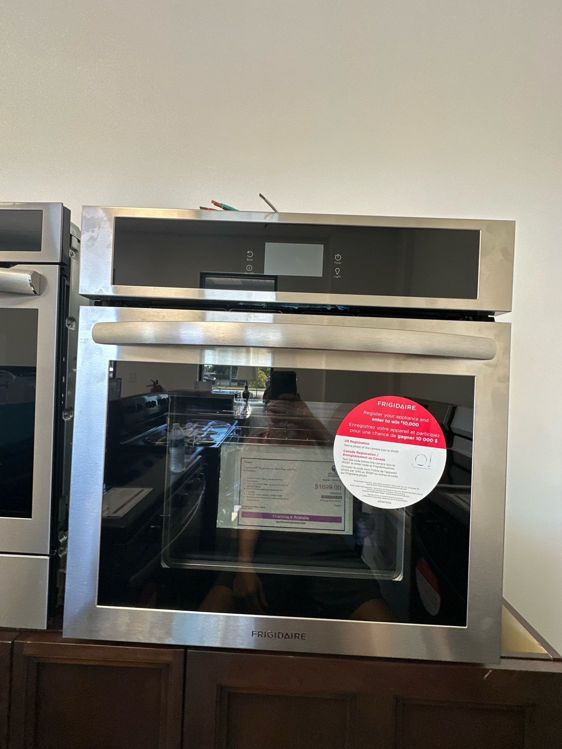 Frigidaire 27&quot; Single Electric Wall Oven with Fan Convection FCWS2727AS
