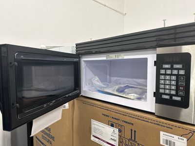 Element EM1601RQCS 1.6 cu. ft. Over-the-Range Microwave - Stainless Steel