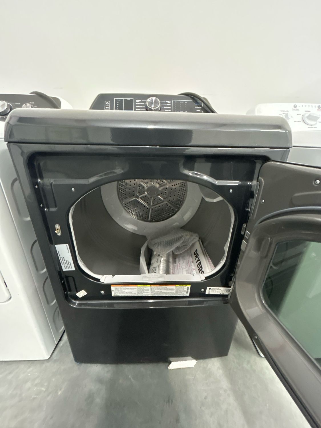 GE Profile™ ENERGY STAR® 7.4 cu. ft. Capacity Smart aluminized alloy drum Electric Dryer with Sanitize Cycle and Sensor Dry PTD70EBPTDGOB