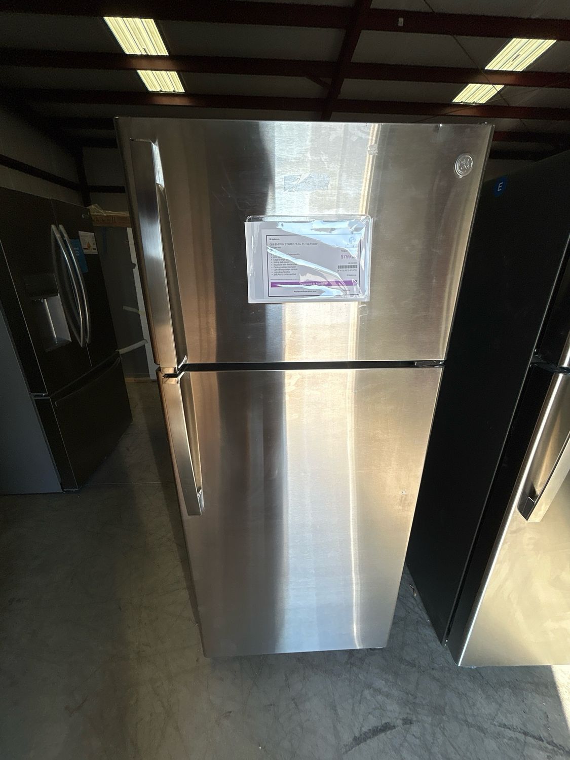 GE GIE18GSNRSS 17.5 Cu. Ft. Top-Freezer Refrigerator 