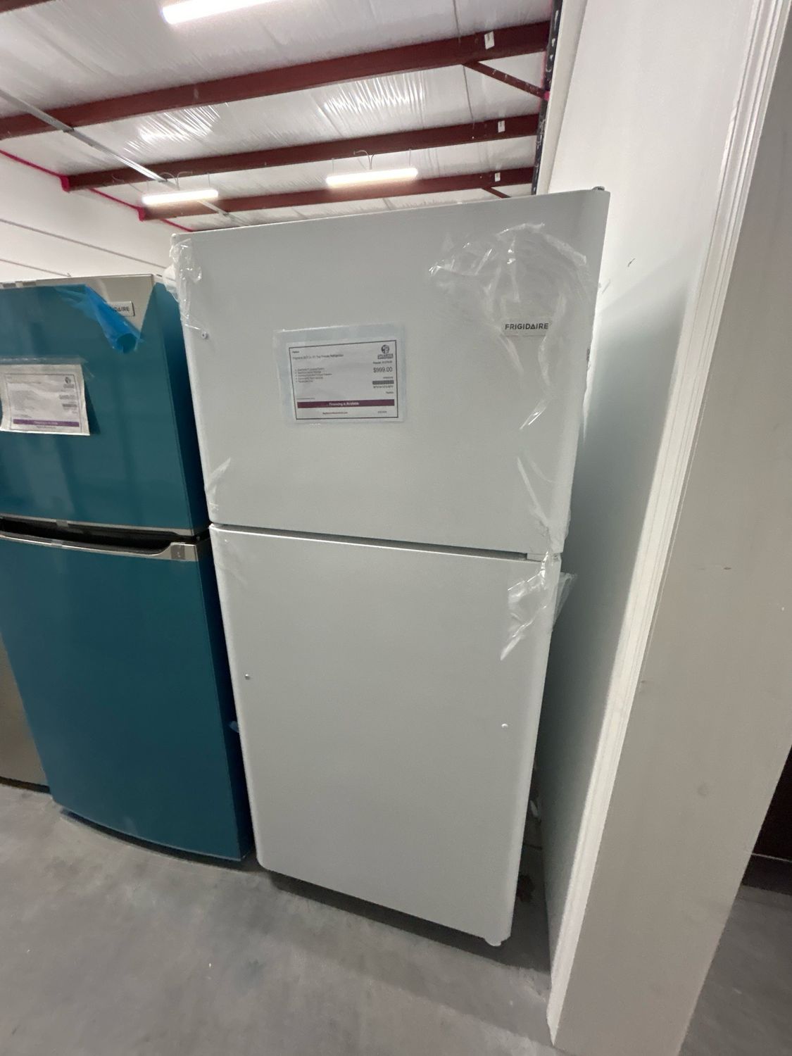Frigidaire FRTD2021AW 20.5 Cu. Ft. Top Freezer Refrigerator Frigidaire