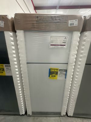 Whirlpool WRT318FMDW 30-inch Wide Top Freezer Refrigerator - 18 cu. ft.