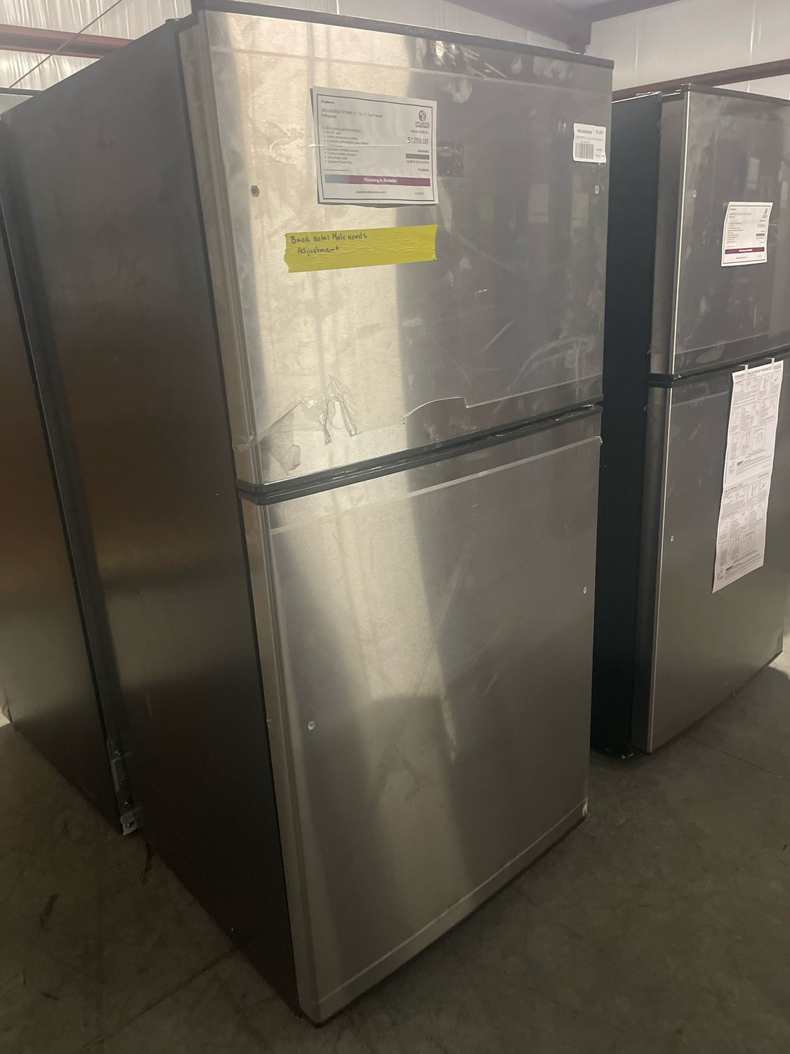 GE GIE21GSHSS Top-Freezer Refrigerator
