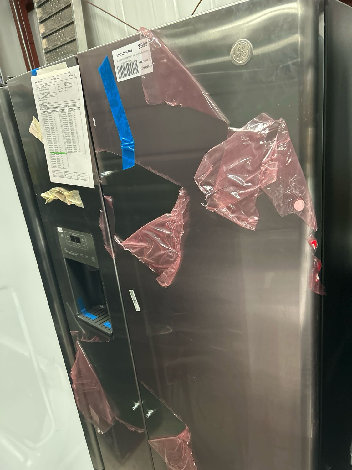 GE  GSS25GYPJCFS 25.3 Cu. Ft. Side-By-Side Refrigerator Model GSS25GYPFS MSRP $1799