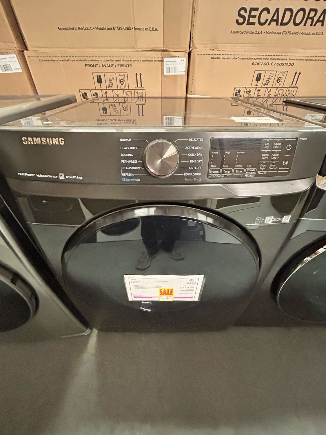 Samsung Smart 7.5-cu ft Stackable Steam Cycle Smart Electric Dryer (Fingerprint Resistant Black Stainless Steel) ENERGY STAR DVE50R8500VOB