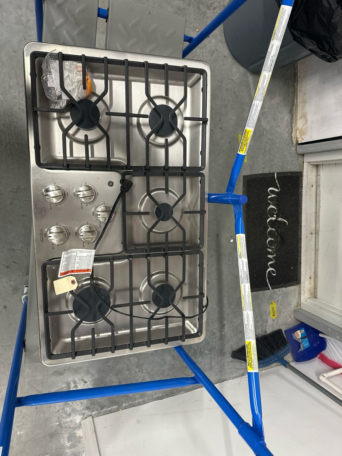 GE JGP3036SLSSOB 36&quot; Built-in Gas Cooktop with Dishwasher Safe Grates