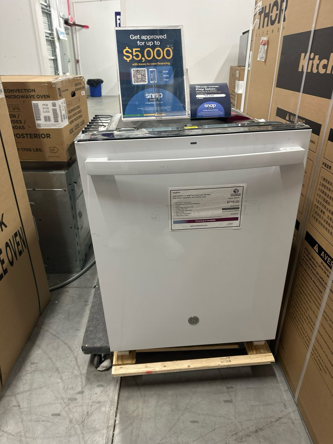GE GDT670SGVWW  24 in. Top Control Built-In Tall Tub Dishwasher