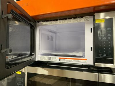 GE GCST09N1WSS 0.9CF Countertop Microwave