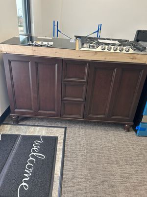 Damask Vanity 60&#39; 2 door 3 DWR legs