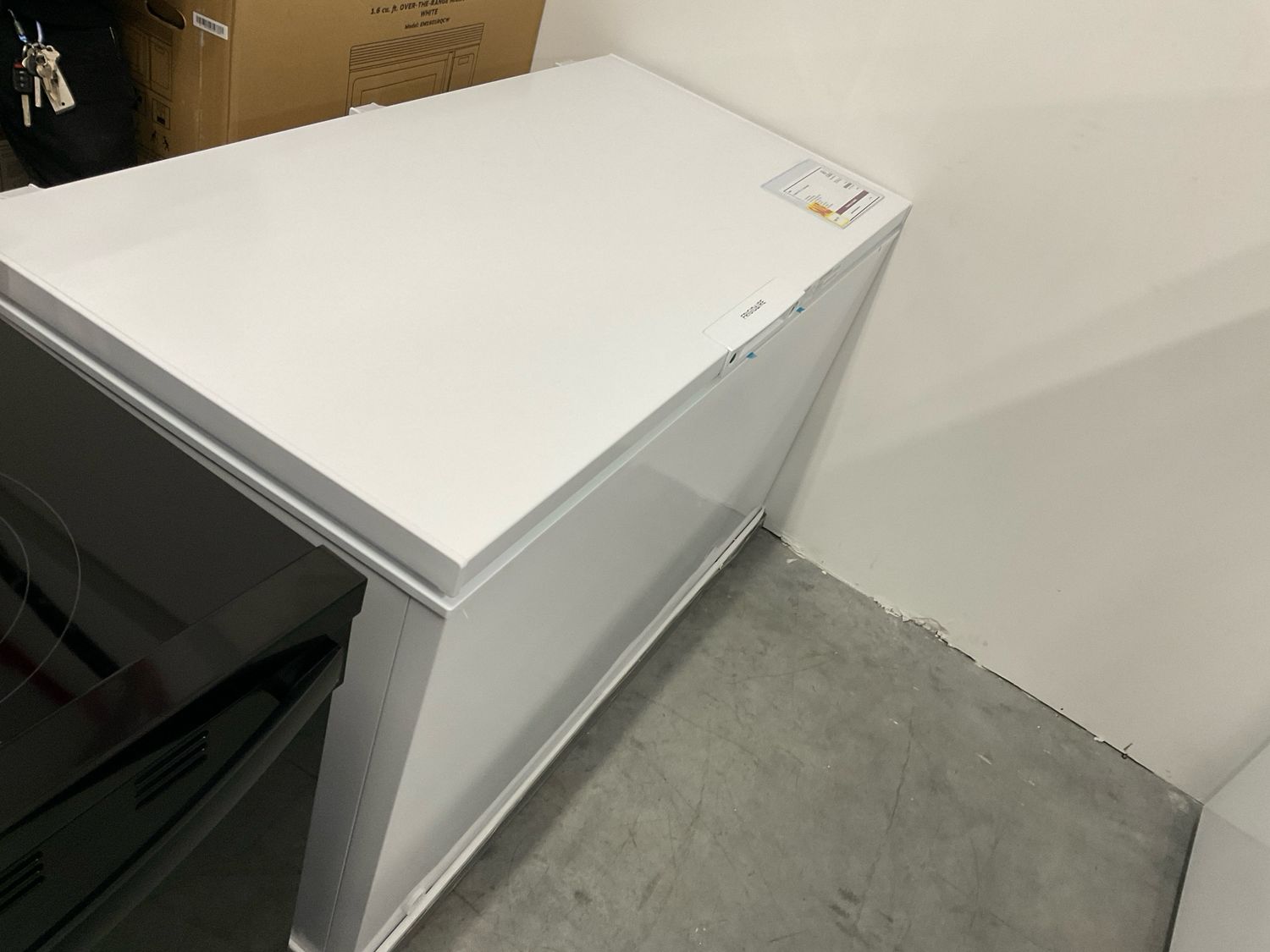 GE FCM16DLWW 15.7 Manual Defrost Chest Freezer