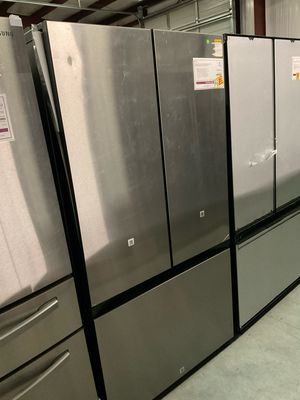 Samsung  RF30BB6600QL Bespoke 30.1 cu ft 3-Door French Door Refrigerator with Dual Ice and Beverage Center - Stainless steel