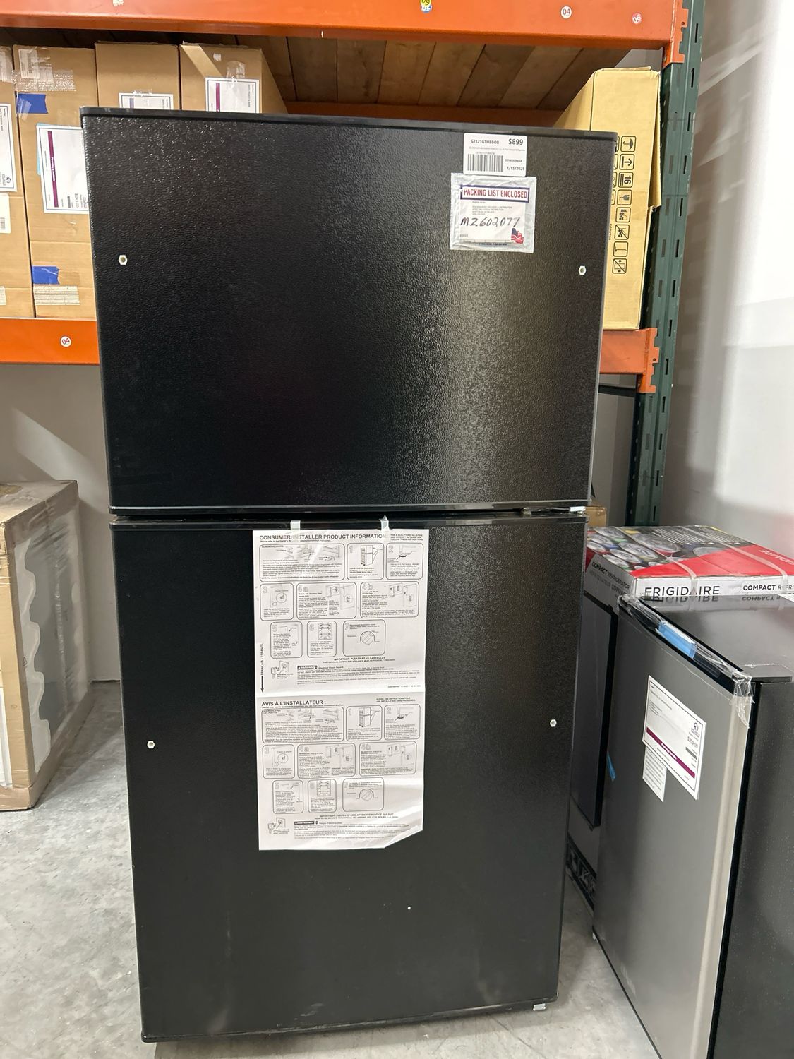 GE GTE21GTHBB ENERGY STAR 21.1 Cu. Ft. Top-Freezer Refrigerator 33&quot;