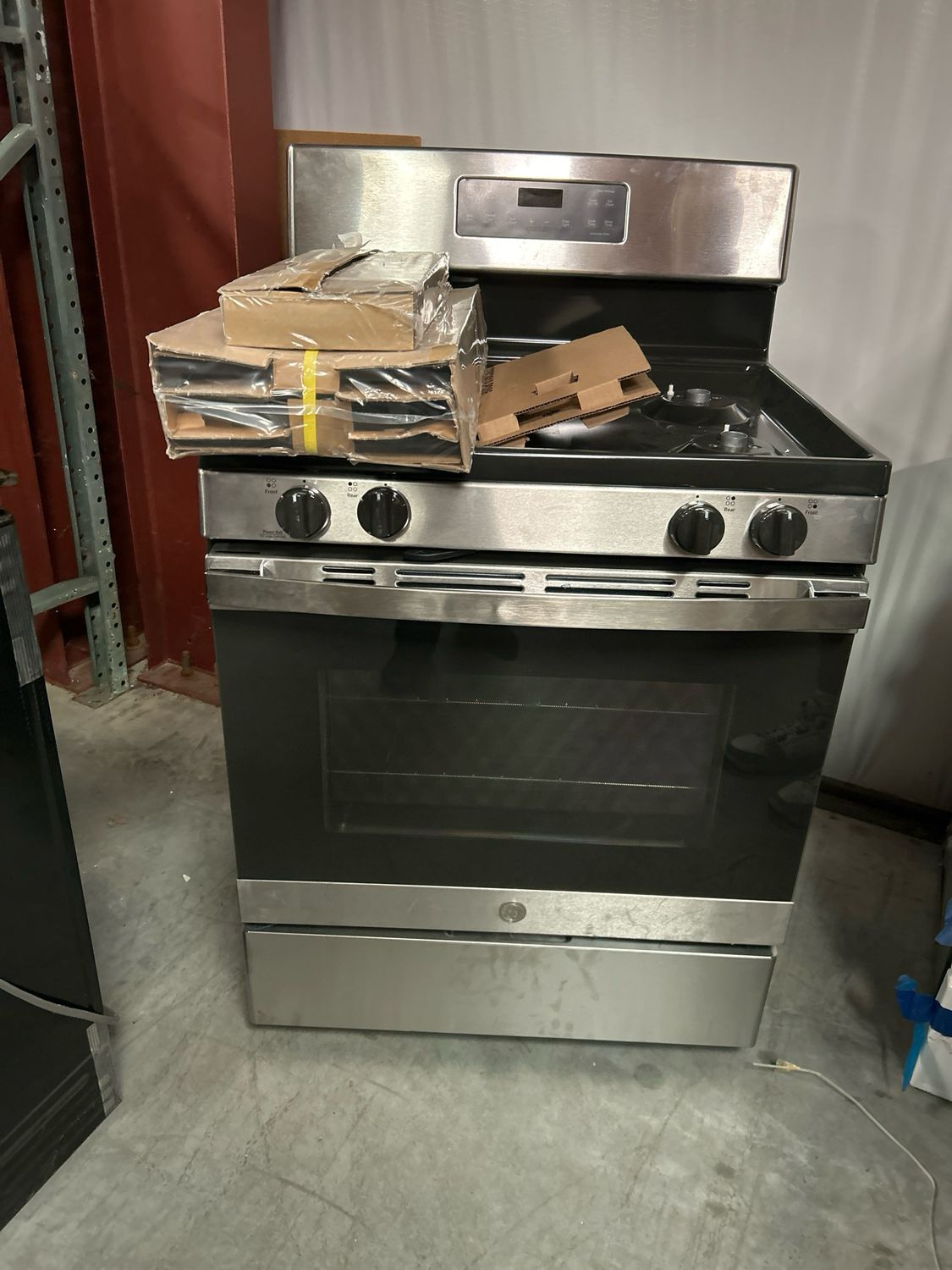 GE JGB645SEKSS 5.0CF Gas Range with Self Clean, Stainless Steel