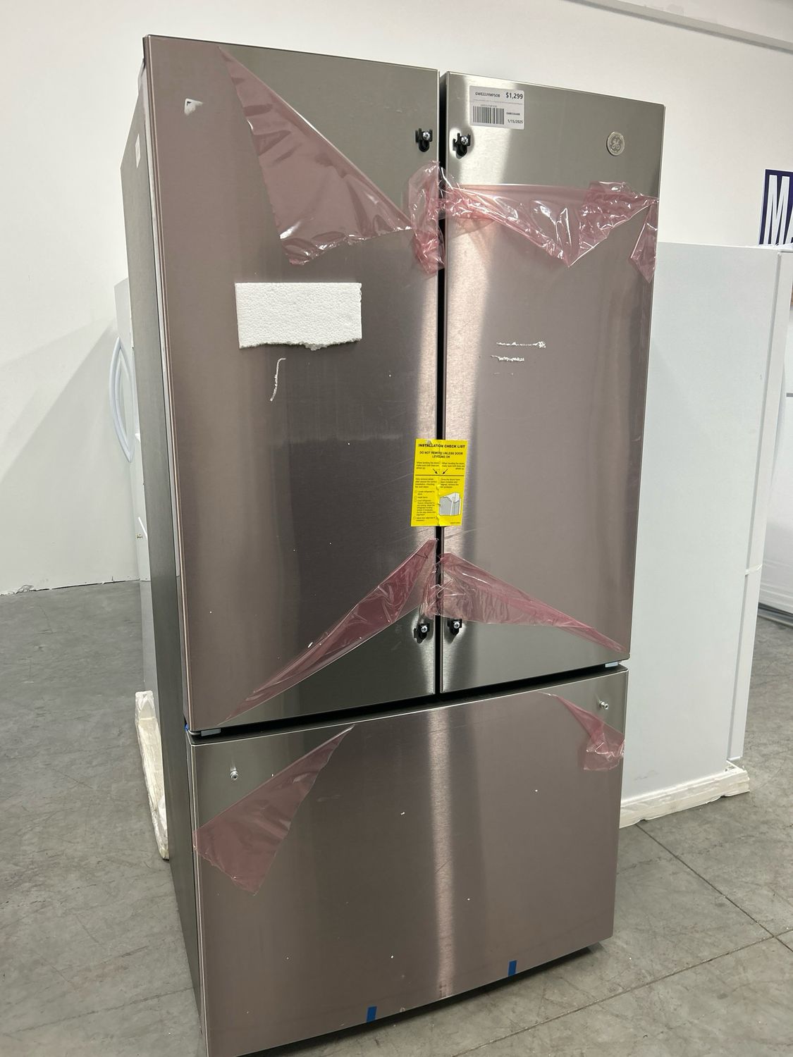 GE GWE22JYMFS ENERGY STAR 21.9 Cu. Ft. Fingerprint Resistant Counter-Depth French-Door Refrigerator