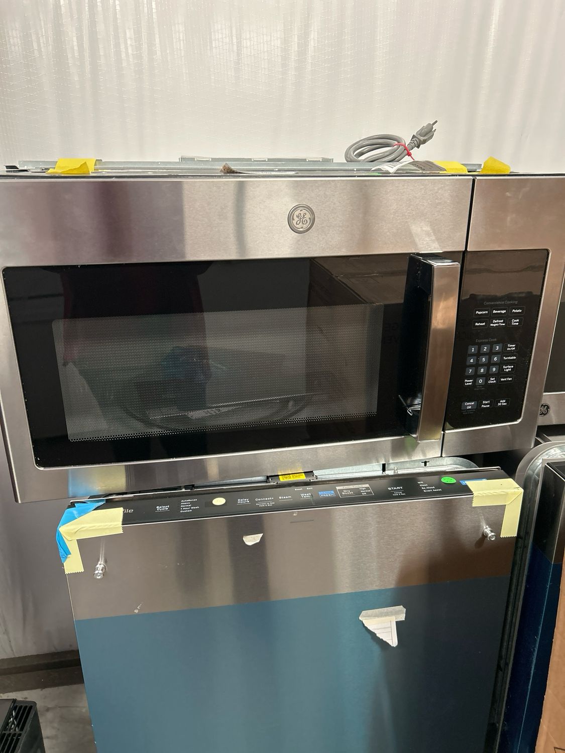 GE JVM3162RJSSOB OVER-THE-RANGE MICROWAVE/HOOD 1.6