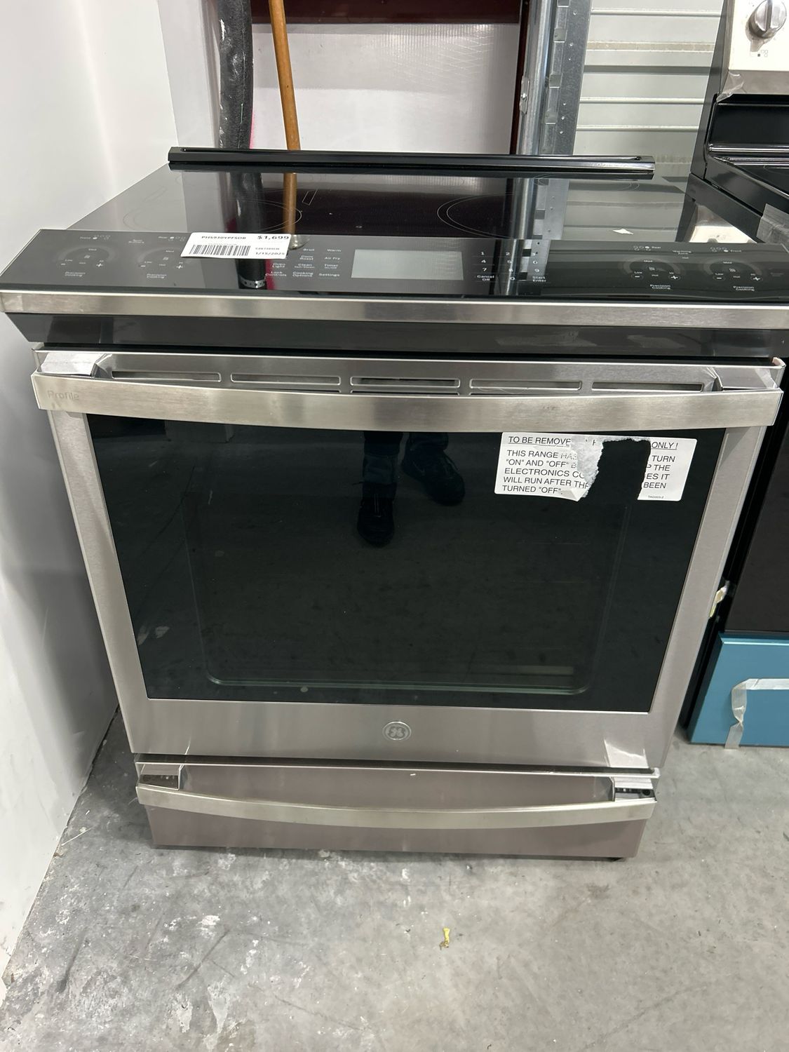 GE PHS930YPFS Profile 30&quot; Smart Slide-In Fingerprint Resistant Front-Control Induction and Convection Range with No Preheat Air Fry
