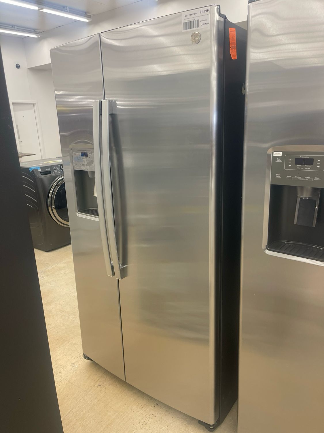 GE GZS22IYNFS Counter-depth Fingerprint Resistant Side-By-Side Refrigerator 21.8 cu. ft.