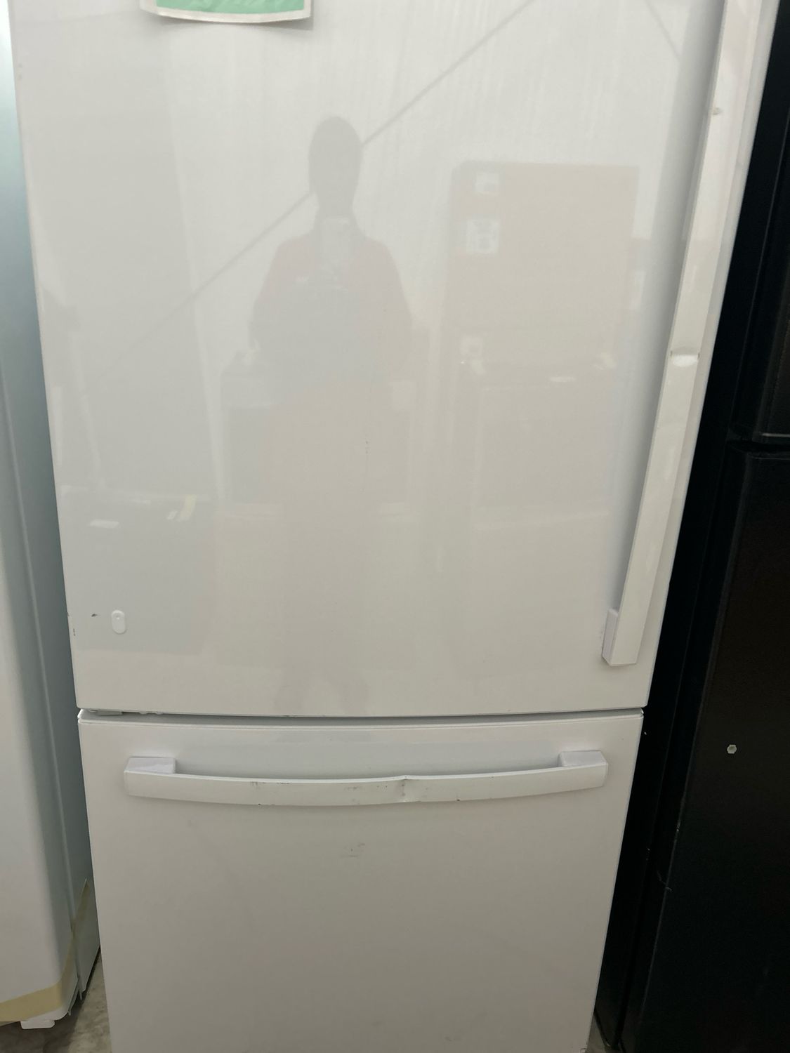 GE GDE21EGKWW ENERGY STAR 21.0 Cu. Ft. Bottom-Freezer Refrigerator 30&quot; Wide - MHC 1
