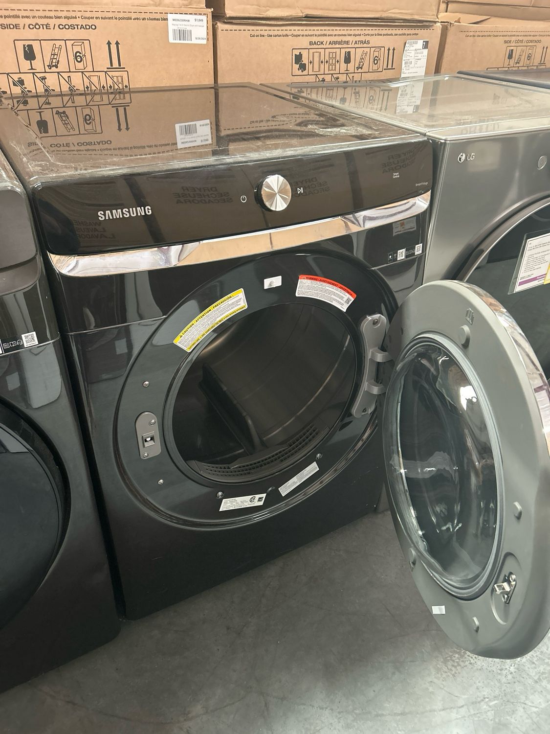 Samsung 7.5-cu ft Stackable Steam Cycle Brushed Black Electric Dryer Model DVE50A8800V