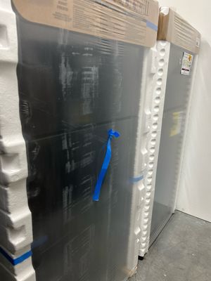 Whirlpool WRT311FZDB 33&quot; Top Freezer 20CF
