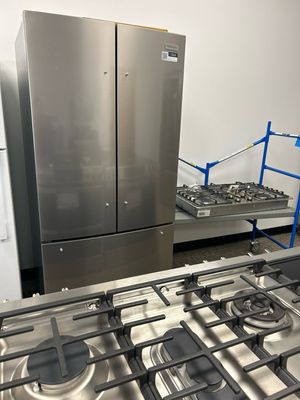 Frigidaire FRFG1723AV CD French Door Refrigerator 17.6 cu. ft.