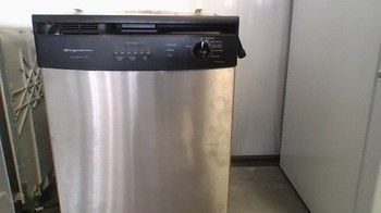 Pre Owned Frigidaire Dishwasher FDB750CC0PO