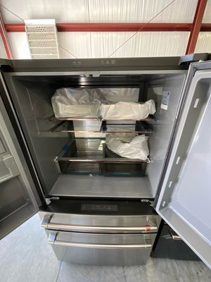 Café CGE29DP2TS1 ENERGY STAR 28.7 Cu. Ft. Smart 4-Door French-Door Refrigerator With Dual-Dispense AutoFill Pitcher