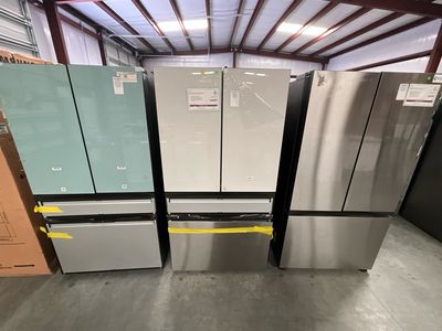 Samsung RF29BB8200QL 29 cu ft Refrigerator. Customizable Door, Modern Design Flat Panel