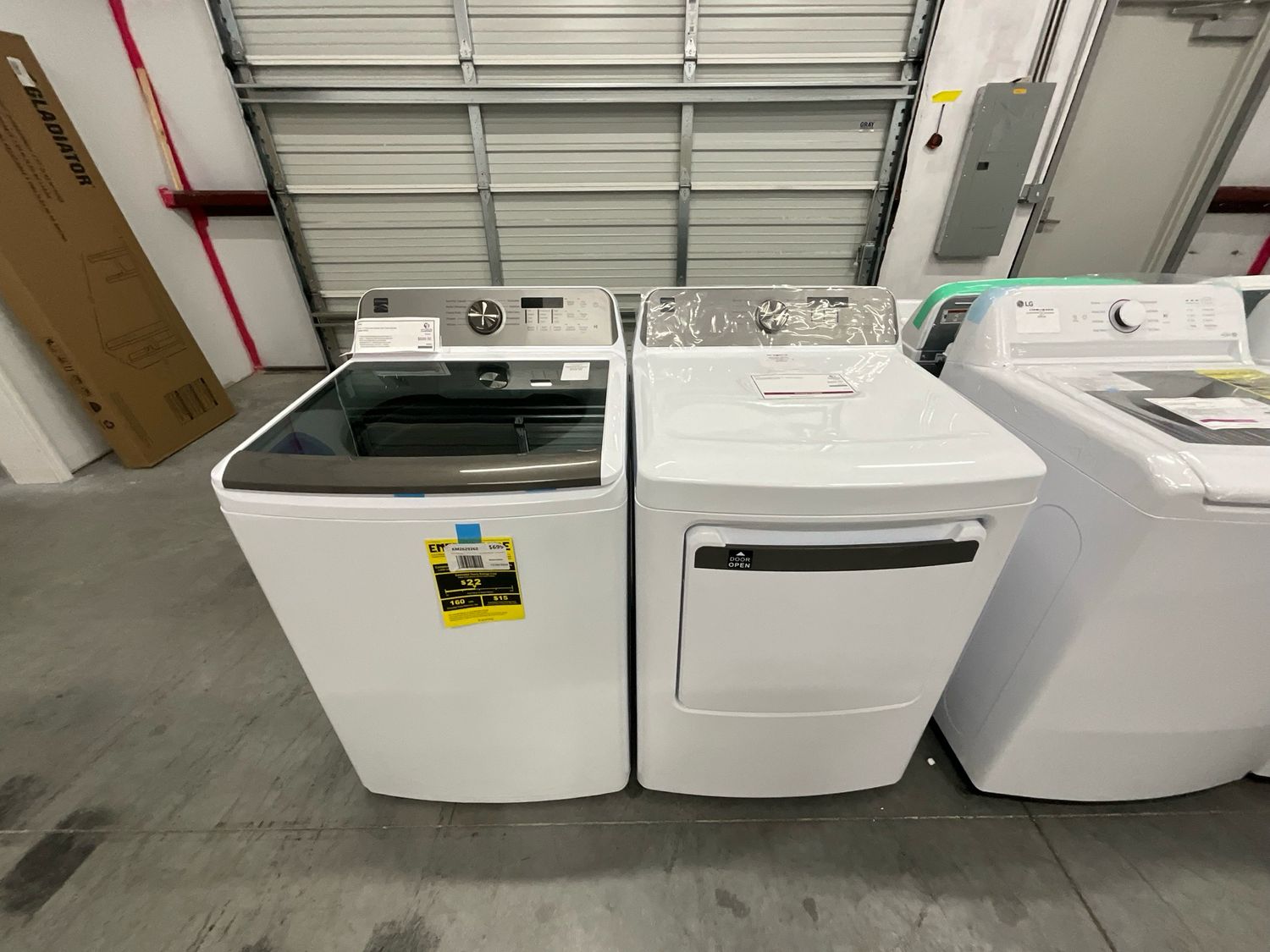 Washer And Dryer Set Kenmore (KM2629262) 4.5 Cu Ft Top-Load Washer W/Impeller And Kenmore (KM26691627) 7.0 Cu Ft Electric Dryer
