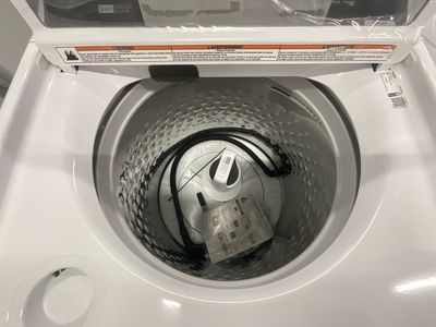 Washer And Dryer Set Whirlpool (WTW5057LW) 4.7-4.8 Cu Ft Top-Load Washer With 2 In 1 Removable Agitator And Whirlpool (WED5050LW) 7.0 Cu Ft Top-Load Electric Moisture Sensing Dryer With Steam