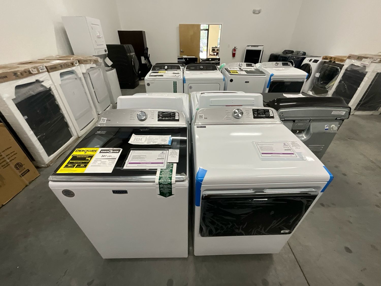 Maytag Set In White, Maytag MVW6230RHW Smart Top Load Washer With Extra Power 4.7 Cu Ft And Maytag MED6230RHW Smart Top Load Electric Dryer With Extra Power Button 7.4 Cu Ft