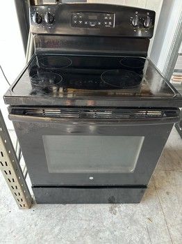 Pre Owned GE Range Electric JB620DF1BBPO Pre-Owned Appliance