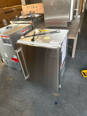 SUBZERO DEU2450RR 24" U/C P/R REFRIG R/H SUBZERO DEU2450RR 24" U/C P/R REFRIG R/H