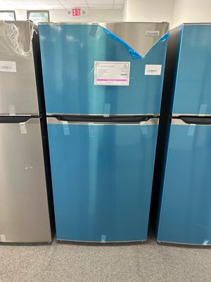 Frigidaire FFTR2045VS 20.0 Cu. Ft. Top Freezer Refrigerator